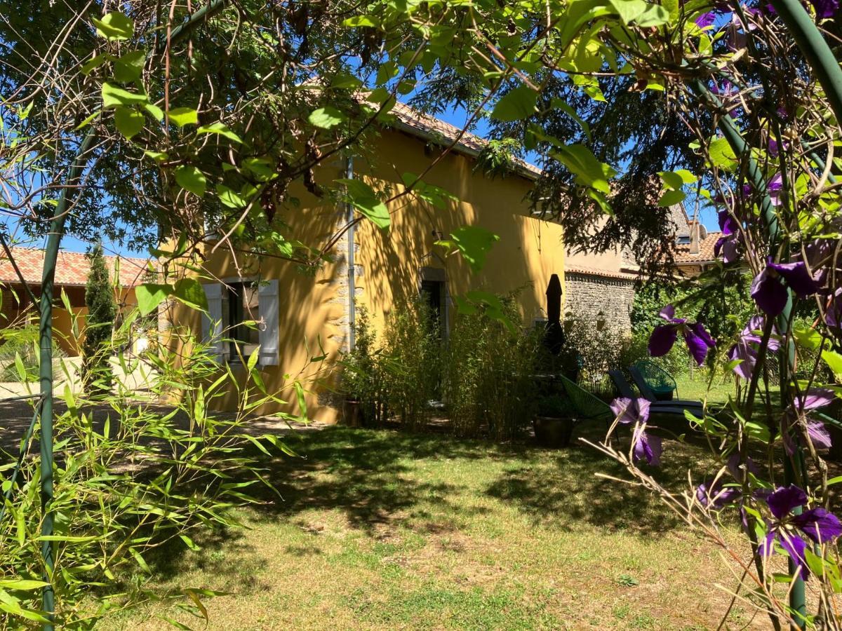 Le Clos De Quintaine Gites De Charme Clessé Eksteriør billede